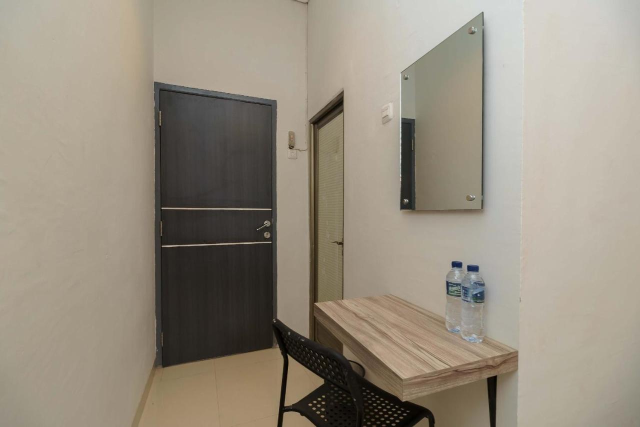 Reddoorz Syariah Near Rsud Siti Fatimah